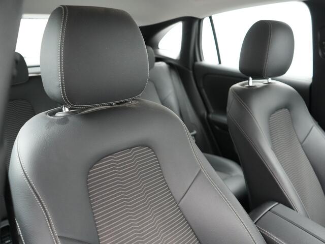 Mercedes-Benz GLA-KLASSE 250 e Style Plug In Hybrid 218pk Dealer O.H PHEV | Trekhaak Afn. | Widescreen Navi | Sportstoelen Memory | Apple Carplay | BLIS | Camera | 19"L.M |