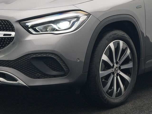 Mercedes-Benz GLA-KLASSE 250 e Style Plug In Hybrid 218pk Dealer O.H PHEV | Trekhaak Afn. | Widescreen Navi | Sportstoelen Memory | Apple Carplay | BLIS | Camera | 19"L.M |
