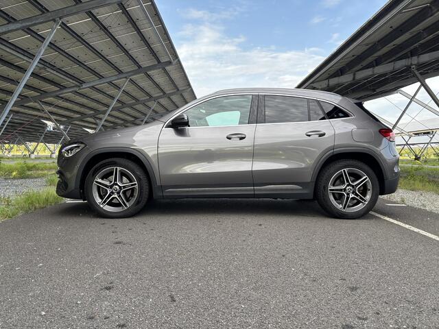 Mercedes-Benz GLA-KLASSE 250 e AMG Line | Panoramadak | Elektrische achterklep | Trekhaak | Stoelverwarming | Sfeerverlichting |