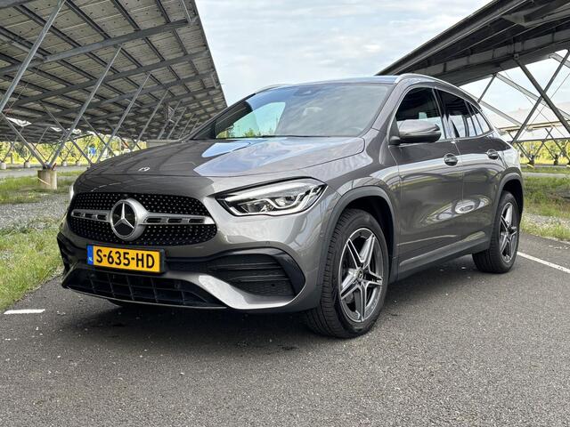 Mercedes-Benz GLA-KLASSE 250 e AMG Line | Panoramadak | Elektrische achterklep | Trekhaak | Stoelverwarming | Sfeerverlichting |