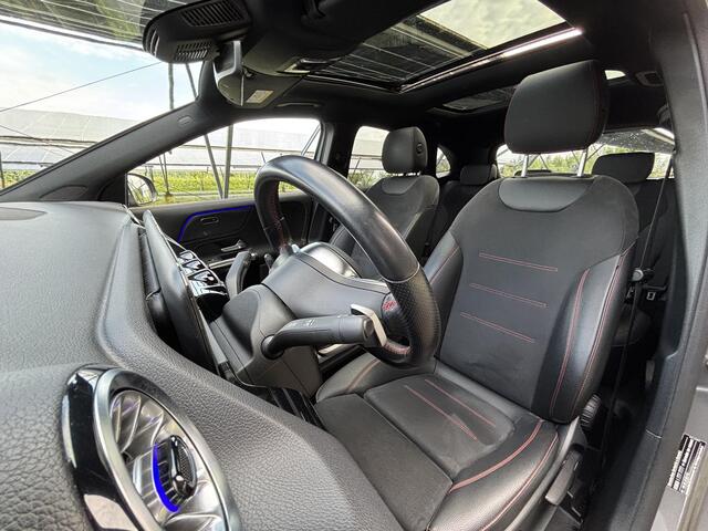 Mercedes-Benz GLA-KLASSE 250 e AMG Line | Panoramadak | Elektrische achterklep | Trekhaak | Stoelverwarming | Sfeerverlichting |