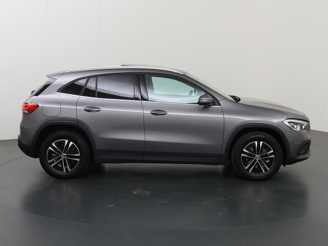 Mercedes-Benz GLA-KLASSE 250 e Luxury Line | Panoramadak | Getint glas | Apple Carplay |