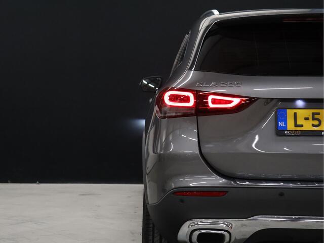 Mercedes-Benz GLA-KLASSE 200 Business Solution Luxury [CAMERA, PDC 360, APPLE CARPLAY, ANDROID AUTO, SFEERVERLICHTING, CRUISE CONTROL, STOELVERWARMING, AUTO AIRCO, NAVIGATIE, NIEUWSTAAT]