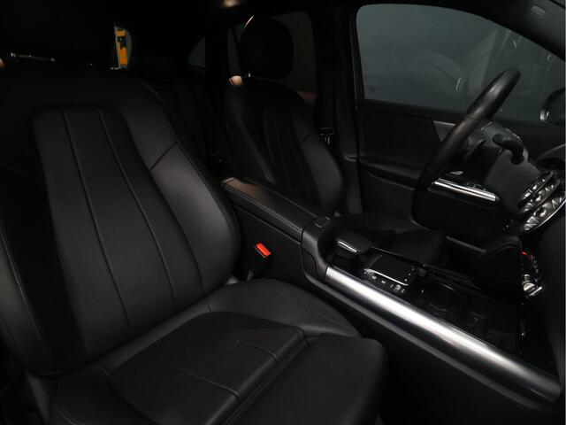 Mercedes-Benz GLA-KLASSE 200 Business Solution Luxury [CAMERA, PDC 360, APPLE CARPLAY, ANDROID AUTO, SFEERVERLICHTING, CRUISE CONTROL, STOELVERWARMING, AUTO AIRCO, NAVIGATIE, NIEUWSTAAT]