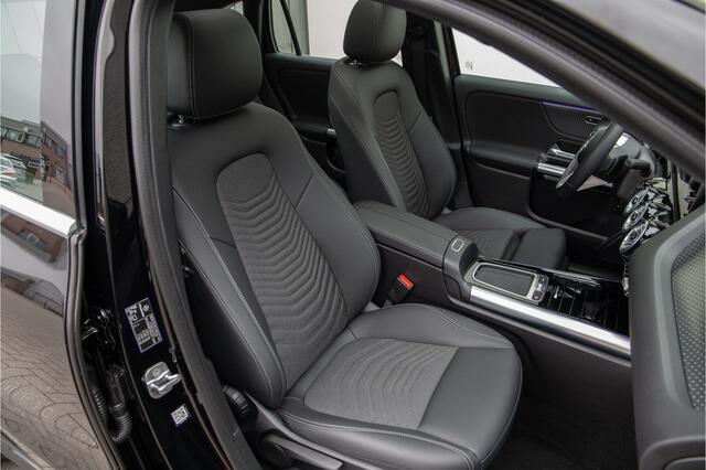 Mercedes-Benz GLA-KLASSE 250 e Luxury Line, Panorama, Key-Less, Hybrid 2024