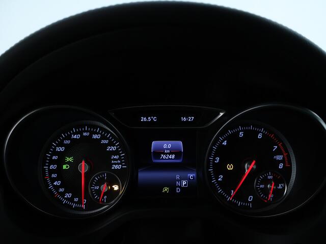 Mercedes-Benz GLA-KLASSE 180 Business Solution AMG Line | Panoramadak | Cruise Control | Stoelverwarming | Trekhaak