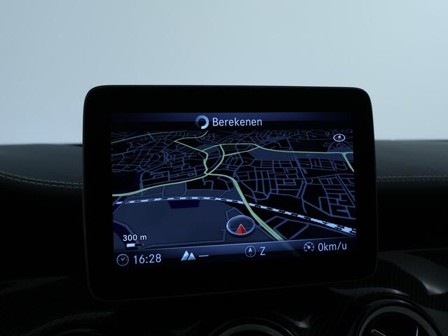 Mercedes-Benz GLA-KLASSE 180 Business Solution AMG Line | Panoramadak | Cruise Control | Stoelverwarming | Trekhaak