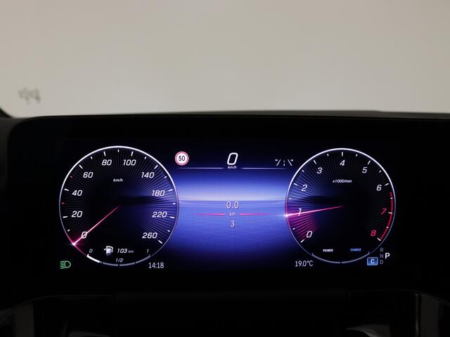 Mercedes-Benz GLA-KLASSE 180 Star Edition AMG Line | Nightpakket | Parkeerpakket met achteruitrijcamera | Keyless-Go comfortpakket | USB-pakket plus | Dodehoekassistent | GUARD 360 ° Vehicle protection Plus |