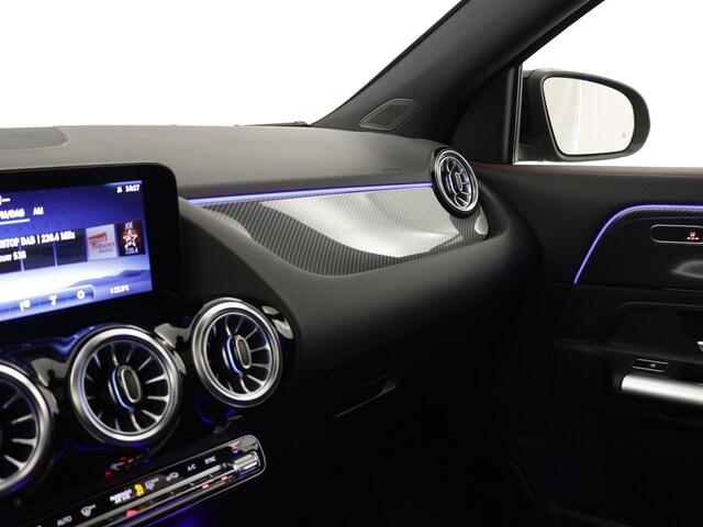 Mercedes-Benz GLA-KLASSE 180 Star Edition AMG Line | Nightpakket | Parkeerpakket met achteruitrijcamera | Keyless-Go comfortpakket | USB-pakket plus | Dodehoekassistent | GUARD 360 ° Vehicle protection Plus |