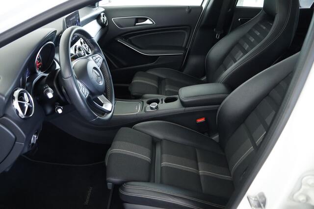 Mercedes-Benz GLA-KLASSE 180 Premium Plus / Opendak / Navi / CarPlay / LED
