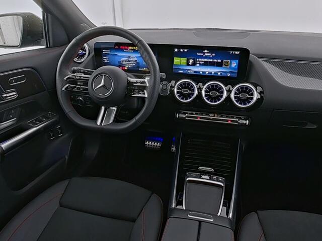 Mercedes-Benz GLA-KLASSE 250 e AMG Plug-In Hybride AMG Line Advanced Plus | Night Pakket | Panorama Schuif-Kanteldak | Memory Voorstoelen | Sfeerverlichting. Inclusief 24 maanden MB Certified garantie voor Europa.