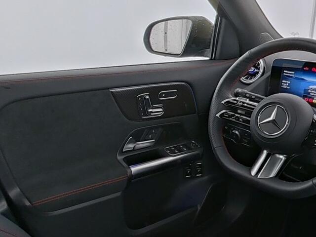 Mercedes-Benz GLA-KLASSE 250 e AMG Plug-In Hybride AMG Line Advanced Plus | Night Pakket | Panorama Schuif-Kanteldak | Memory Voorstoelen | Sfeerverlichting. Inclusief 24 maanden MB Certified garantie voor Europa.