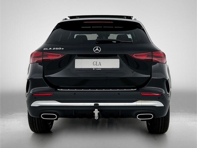 Mercedes-Benz GLA-KLASSE 250 e Business Solution AMG | Trekhaak | Advanced sound system | GUARD 360 ° Vehicle protection Plus | Dodehoekassistent | Panoramaschuifdak | Stoelverwarming voor |
