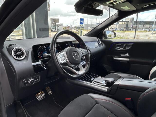 Mercedes-Benz GLA-KLASSE 180 AMG | Panoramadak | Sfeerverlichting
