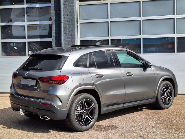Mercedes-Benz GLA-KLASSE 250 e Business Solution AMG | Panoramadak | Trekhaak | Night pakket | Achteruitrijcamera | Multibeam LED | Sfeerverlichting | Smartphone integratie | Keyless-GO | Elektrische achterklep