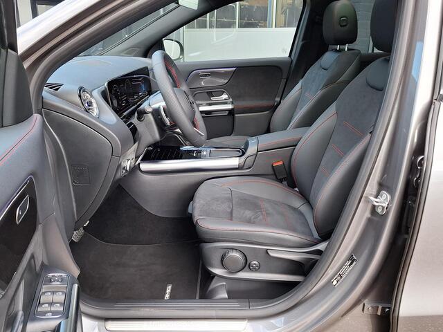 Mercedes-Benz GLA-KLASSE 250 e Business Solution AMG | Panoramadak | Trekhaak | Night pakket | Achteruitrijcamera | Multibeam LED | Sfeerverlichting | Smartphone integratie | Keyless-GO | Elektrische achterklep