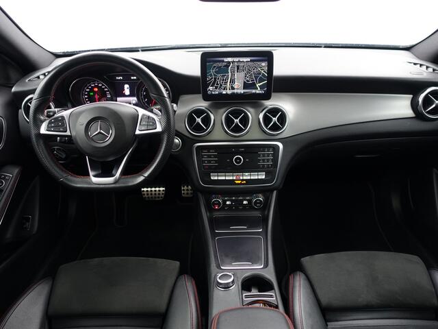 Mercedes-Benz GLA-KLASSE 180 AMG Night Edition Aut- Panoramadak, Sfeerverlichting, Camera, Dynamic Select, Keyless, Xenon Led