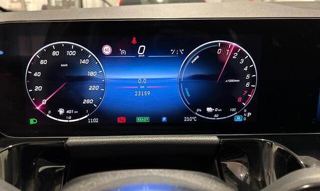 Mercedes-Benz GLA-KLASSE 250 e Business Line Panorama dak/Stoelverwarming/Camera/2 set velgen.