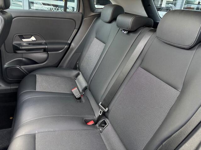 Mercedes-Benz GLA-KLASSE 200 BNS SOL. LUX.163PK AUTOMAAT PANO NAVI PDC-CAMERA