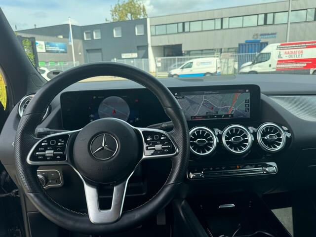 Mercedes-Benz GLA-KLASSE 200 d AMG CAMERA/LEER 2020