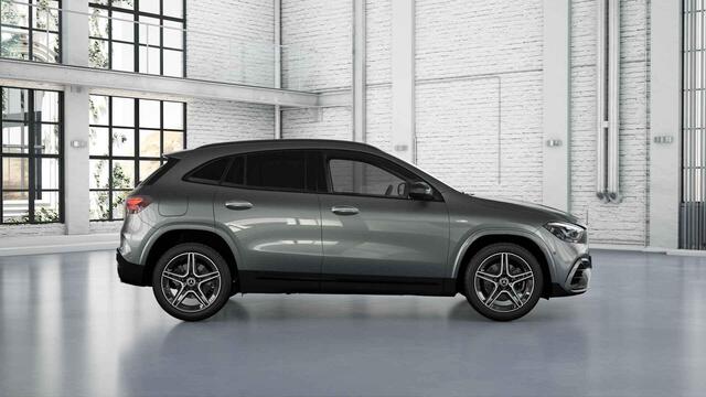Mercedes-Benz GLA-KLASSE 250e Business Solution AMG | Panoramaschuifdak | Premium Plus | 360°-camera | Augmented Reality Navigation | Stoelverwarming | Head-up display | Dodehoekassistent |