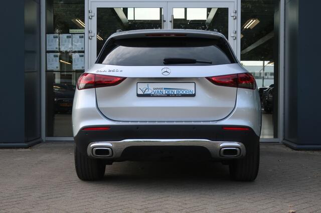 Mercedes-Benz GLA-KLASSE 250 E Navi, Clima, Led Verlichting, etc.