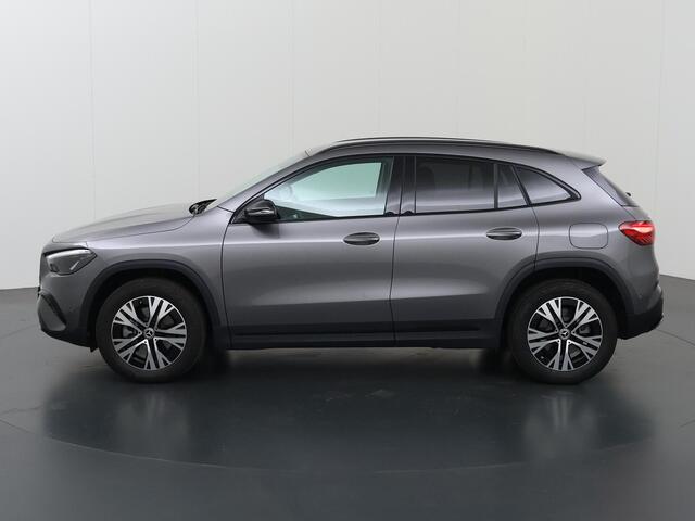 Mercedes-Benz GLA-KLASSE 250 e Business Solution Luxury | Trekhaak | Dode hoek assistent | Night pakket |
