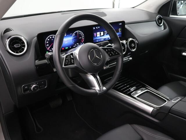 Mercedes-Benz GLA-KLASSE 250 e Business Solution Luxury | Trekhaak | Dode hoek assistent | Night pakket |