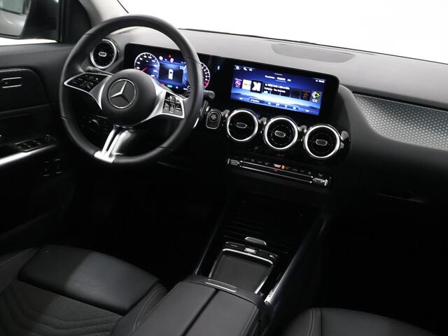 Mercedes-Benz GLA-KLASSE 250 e Business Solution Luxury | Trekhaak | Dode hoek assistent | Night pakket |