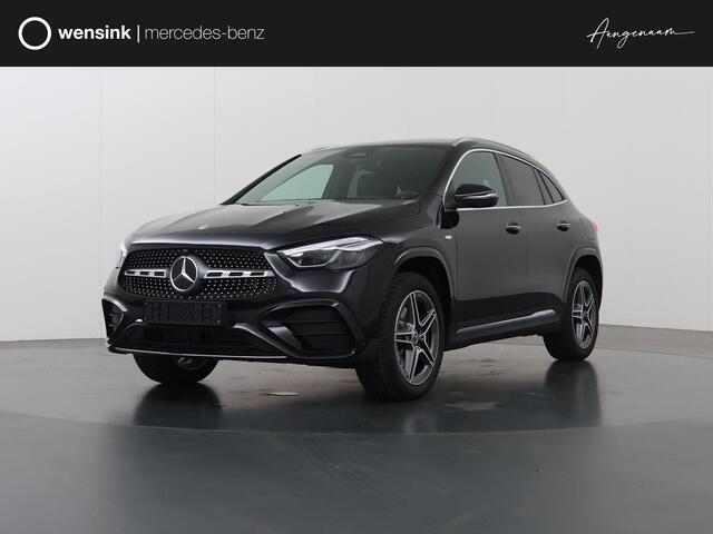 Mercedes-Benz GLA-KLASSE 250e Business Solution AMG | Panoramaschuifdak | Premium Plus | 360°-camera | Augmented Reality Navigation | Stoelverwarming | Head-up display | Dodehoekassistent |