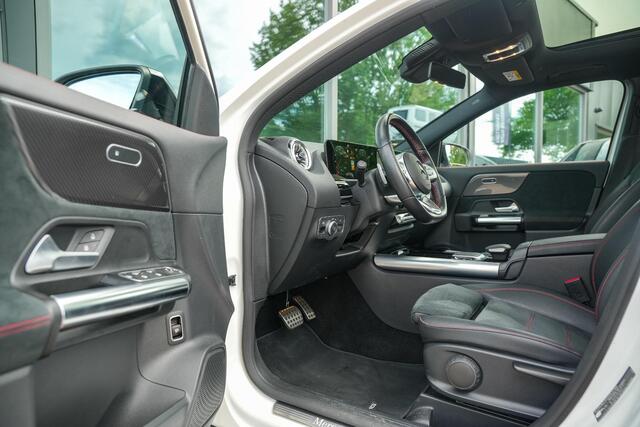 Mercedes-Benz GLA-KLASSE 200 AMG Line Panodak Ambient Stoelverw. Camera Cruise