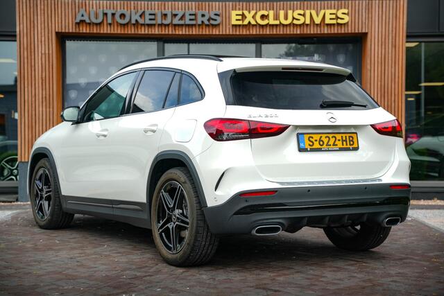 Mercedes-Benz GLA-KLASSE 200 AMG Line Panodak Ambient Stoelverw. Camera Cruise