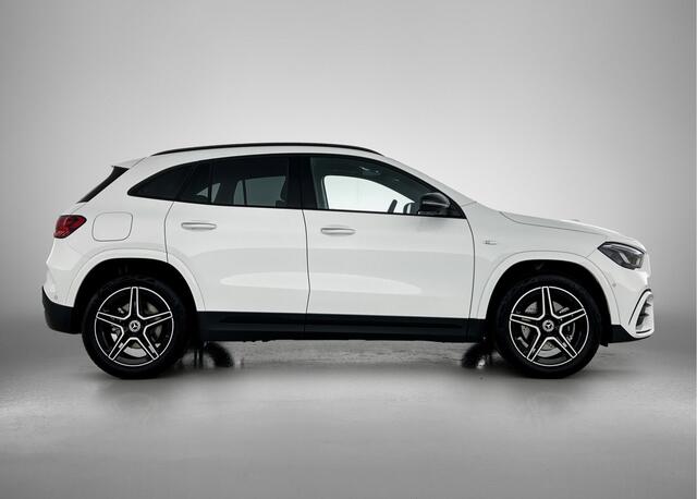 Mercedes-Benz GLA-KLASSE 250 e Business Solution AMG | Premium Plus pakket | Nightpakket | GUARD 360 ° Vehicle protection Plus | Trekhaak | Head-up display | Voorstoelen met memoryfunctie | MULTIBEAM LED |