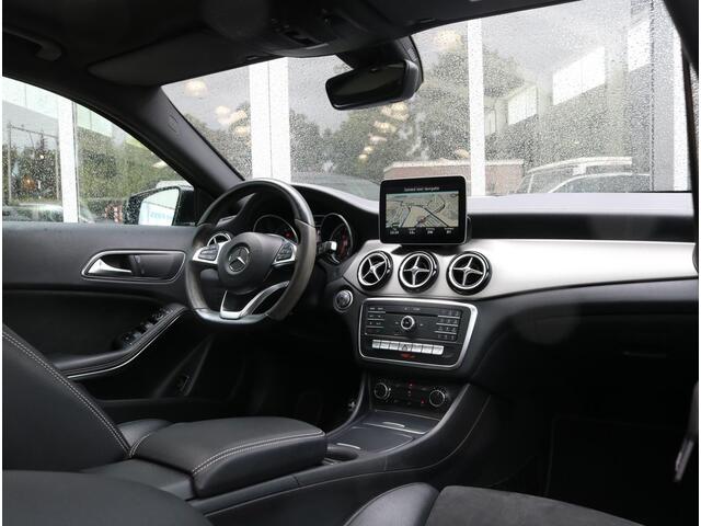 Mercedes-Benz GLA-KLASSE 200 AMG line | Panoramadak