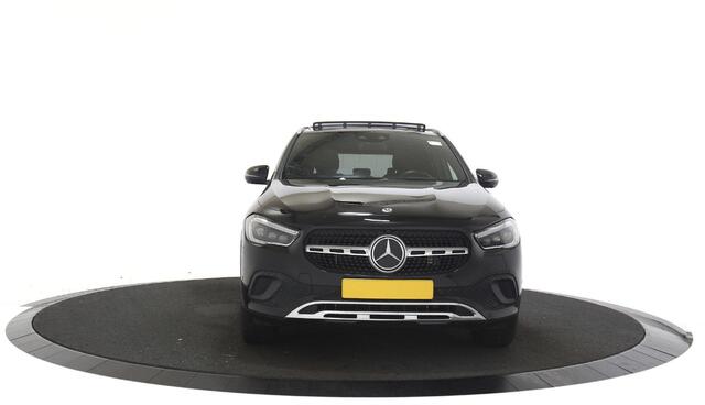 Mercedes-Benz GLA-KLASSE 250 e Business Line Panoramadak / Sfeerverlichting / HUD