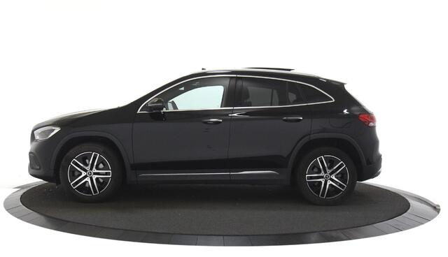 Mercedes-Benz GLA-KLASSE 250 e Business Line Panoramadak / Sfeerverlichting / HUD