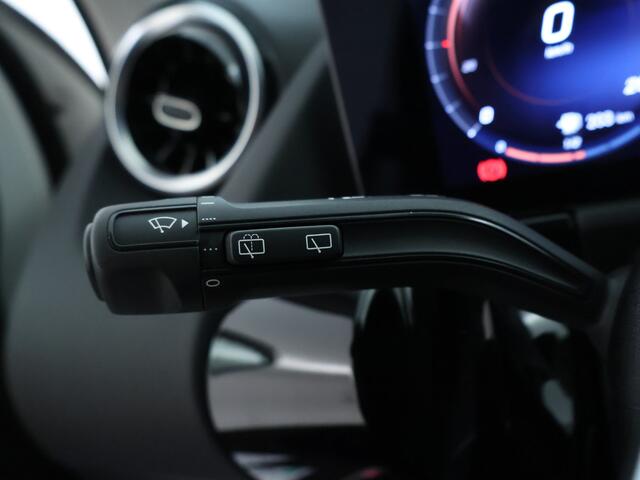 Mercedes-Benz GLA-KLASSE 250 e Plug-In Hybride | Achteruitrijcamera | Trekhaak | Nightpakket | Apple Carplay | Inclusief 24 maanden MB Certified garantie voor Europa.