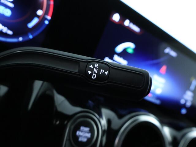 Mercedes-Benz GLA-KLASSE 250 e Plug-In Hybride | Achteruitrijcamera | Trekhaak | Nightpakket | Apple Carplay | Inclusief 24 maanden MB Certified garantie voor Europa.