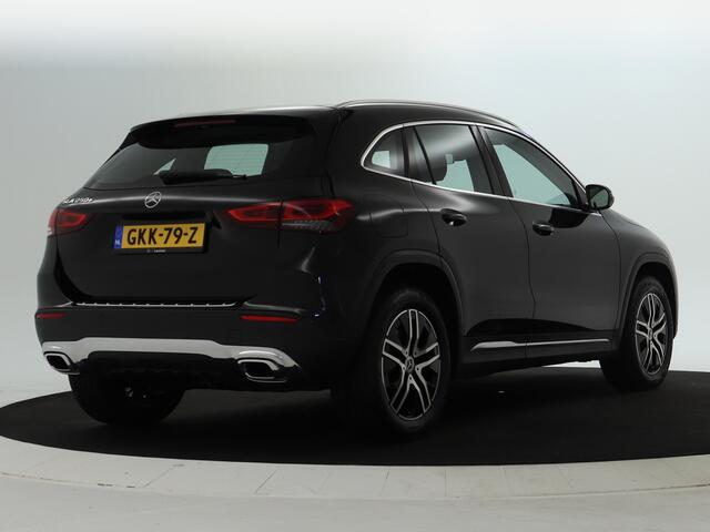 Mercedes-Benz GLA-KLASSE 250 e Luxury Line | Achteruitrijcamera | Apple Carplay | Sfeerverlichting | Dodehoekassistent | Inclusief 24 maanden MB Certified garantie voor Europa.