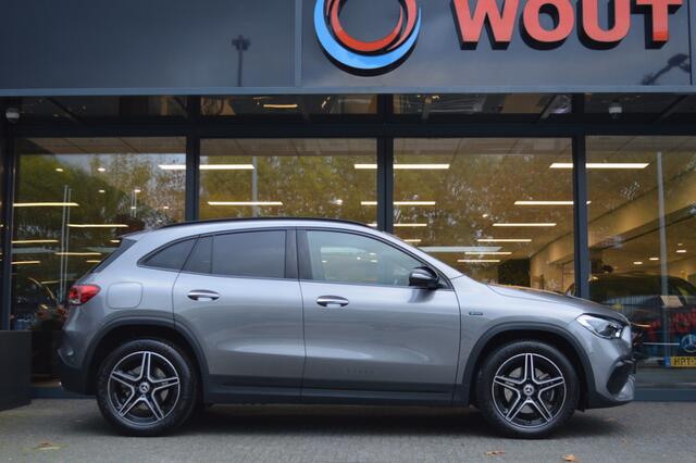 Mercedes-Benz GLA-KLASSE 250 e AMG Led Panorama Leder Memory Camera 360 Night Pdc