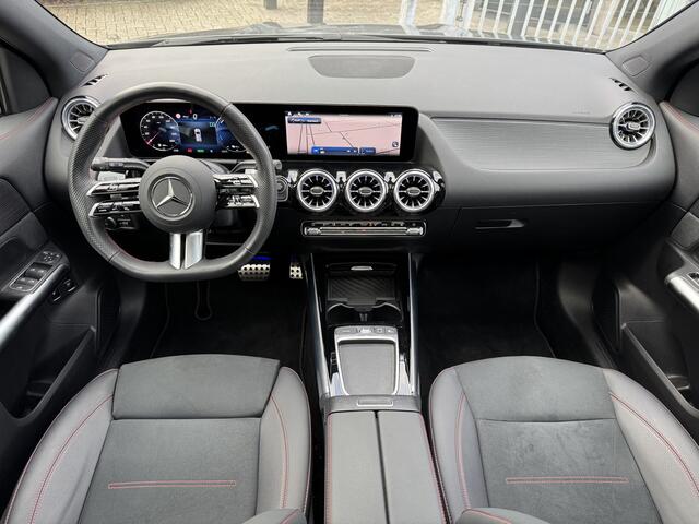 Mercedes-Benz GLA-KLASSE 250 e AMG Line Pano-Dak | Distronic | Elekt. Klep | Keyless | Camera | Stoelverw