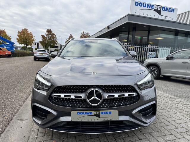 Mercedes-Benz GLA-KLASSE 250 e AMG Line Pano-Dak | Distronic | Elekt. Klep | Keyless | Camera | Stoelverw