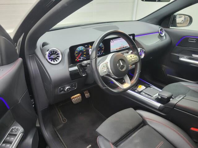 Mercedes-Benz GLA-KLASSE 180 Business Solution AMG | Panoramadak | Led | Clima |*