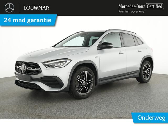 Mercedes-Benz GLA-KLASSE 250 e AMG Plug-In Hybride | AMG Line | NIght Pakket | Distronic | Trekhaak | Keyless-Go | Ledkoplampen | Easy Pack Achterklep, Inclusief 24 maanden MB Certified garantie voor Europa.