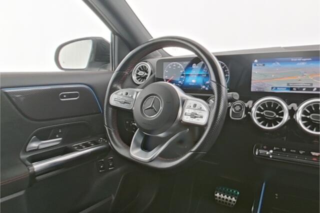Mercedes-Benz GLA-KLASSE 250 e AMG Plug-In Hybride | AMG Line | NIght Pakket | Distronic | Trekhaak | Keyless-Go | Ledkoplampen | Easy Pack Achterklep, Inclusief 24 maanden MB Certified garantie voor Europa.