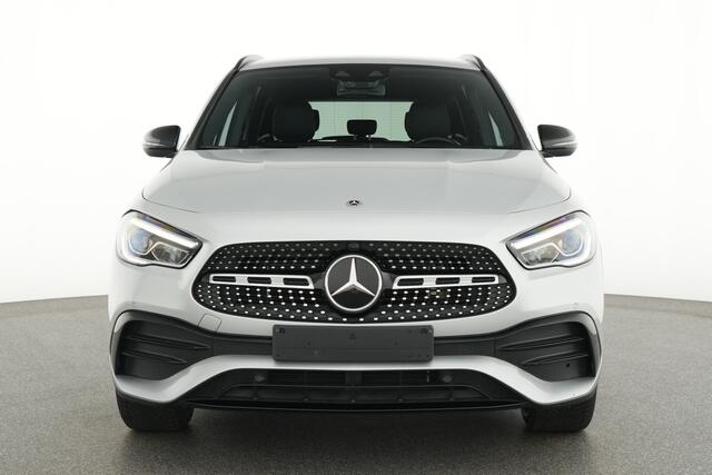 Mercedes-Benz GLA-KLASSE 250 e AMG Plug-In Hybride | AMG Line | NIght Pakket | Distronic | Trekhaak | Keyless-Go | Ledkoplampen | Easy Pack Achterklep, Inclusief 24 maanden MB Certified garantie voor Europa.