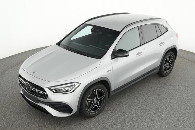 Mercedes-Benz GLA-KLASSE 250 e AMG Plug-In Hybride | AMG Line | NIght Pakket | Distronic | Trekhaak | Keyless-Go | Ledkoplampen | Easy Pack Achterklep, Inclusief 24 maanden MB Certified garantie voor Europa.