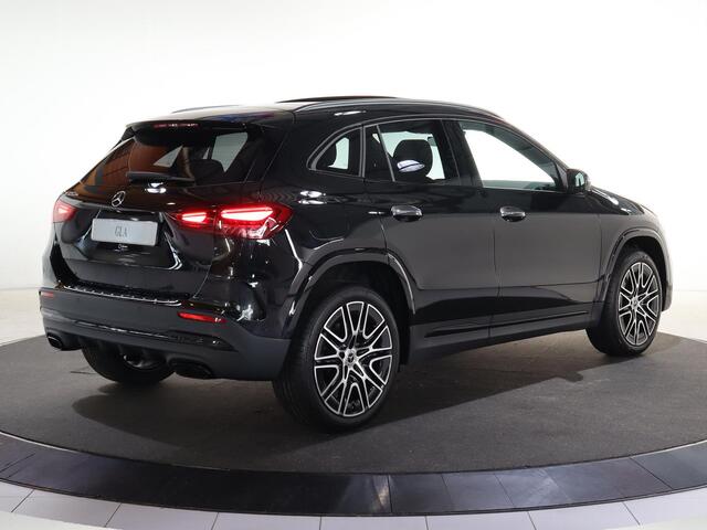 Mercedes-Benz GLA-KLASSE 250e Business Solution AMG | AMG Line plus | Panoramaschuifdak | 20" AMG-velgen | Head-Up | Parkeerpakket | Nightpakket |