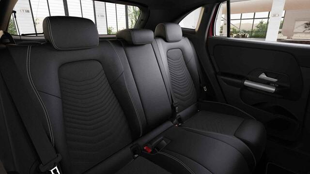 Mercedes-Benz GLA-KLASSE 250 e Luxury Line | Trekhaak | Winter pakket | Apple carplay | Stoelverwarming | Verwarmd stuur |