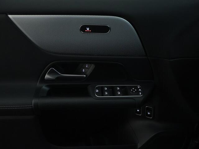 Mercedes-Benz GLA-KLASSE 250 e Plug-In Hybride | Trekhaak | EASY PACK achterklep | Ledkoplampen | Stoelverwarming voor | Spiegelpakket. Inclusief 24 maanden MB Certified garantie voor Europa.